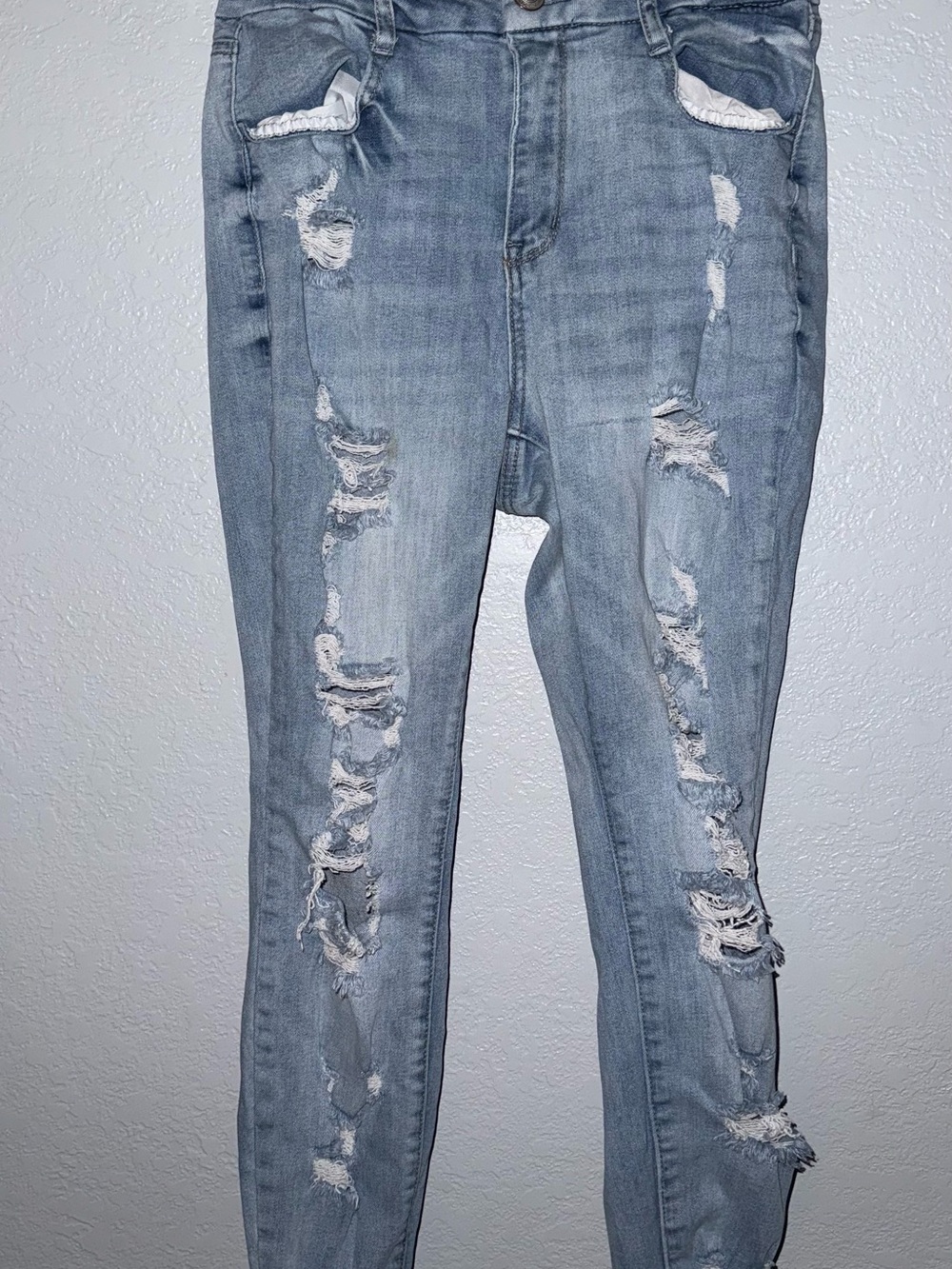 rue21 Curvy Mid Rise Skinny Light Wash Blue Denim Distressed Jeans Women’s 10
